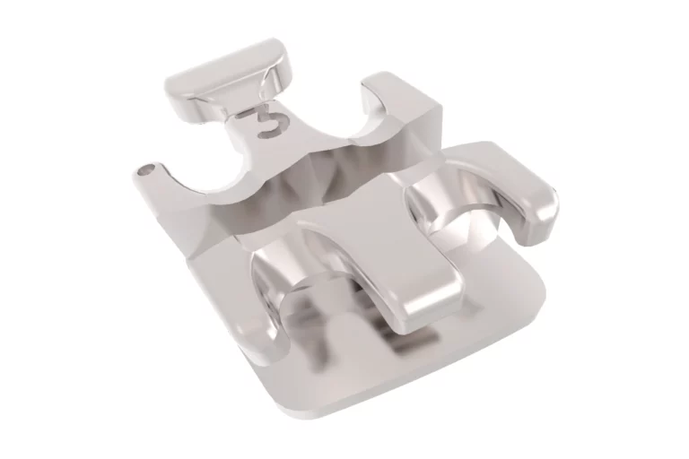 Bracket Sinergy: il design a tre ali riduce l'attrito e il tempo di trattamento.